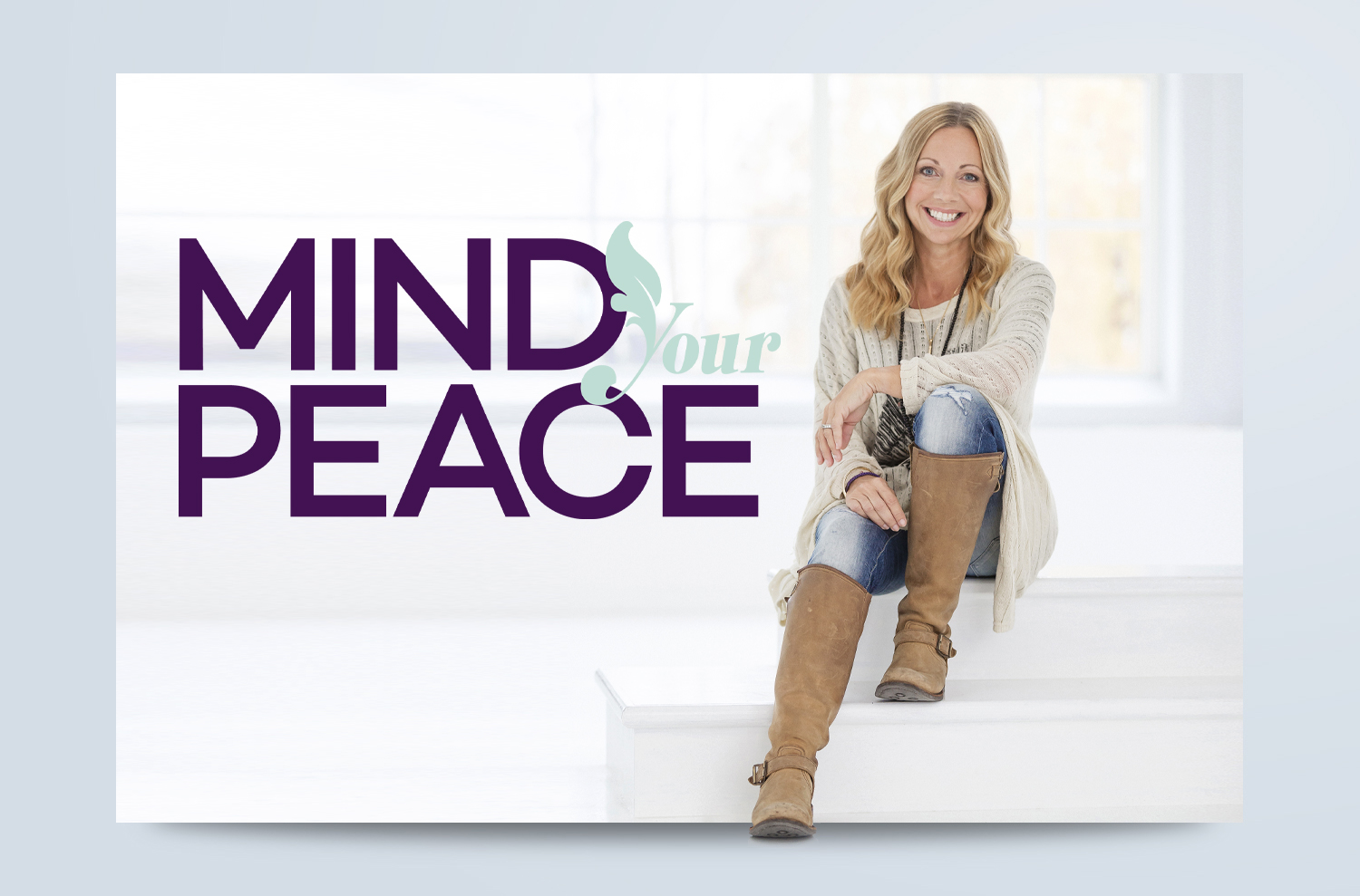 Mind Your Peace – logotyp och varumärkesidentitet Pia Wetterberg, grundare av Mind Your Peace, tillsammans med logotypen som skapades som en del av den visuella identiteten av Pia K.