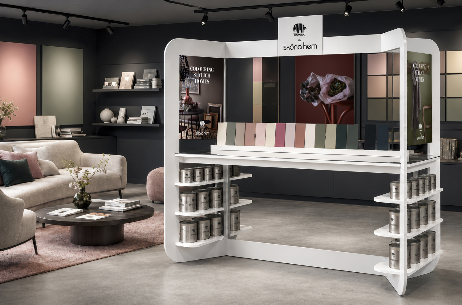 Caparol by Sköna Hem – retailkoncept Specialdesignat retailkoncept för Caparol by Sköna Hem med kulörprover, inspirationsbilder och färgburkar.